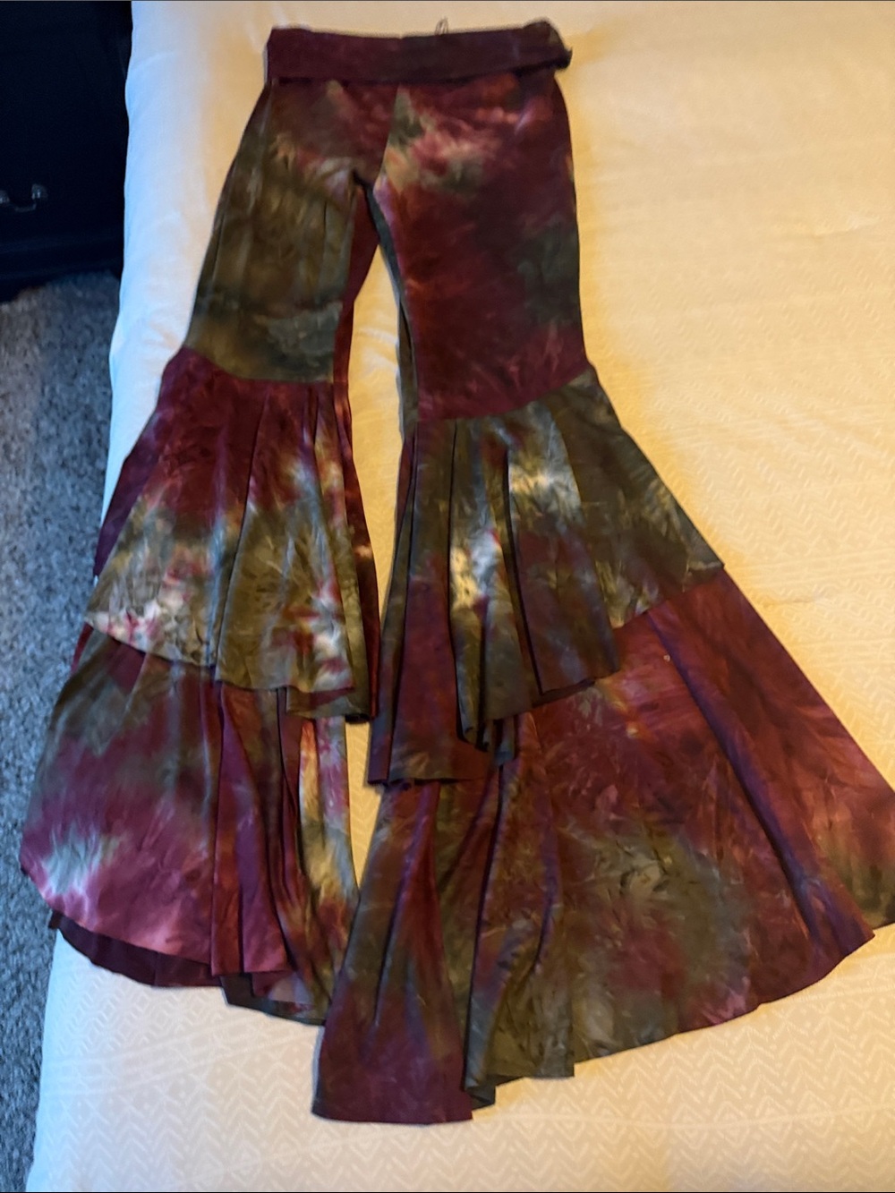 Kantha Bae open hands brown velvet bells - Picture 6 of 9
